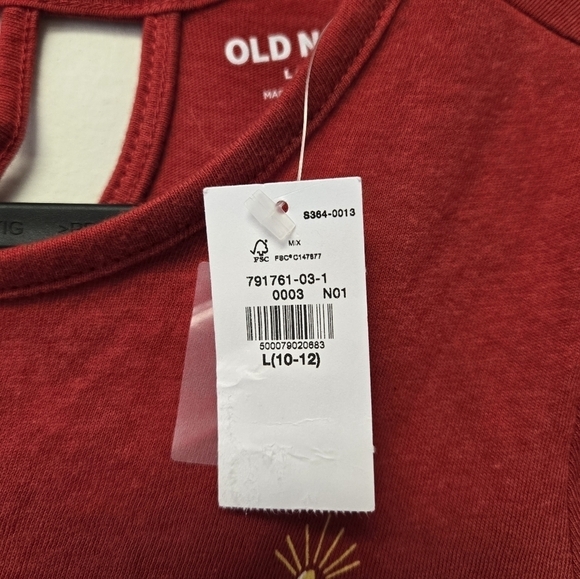 Old Navy Christmas Tree t-shirt Red L (10 - 12) - Picture 7 of 8